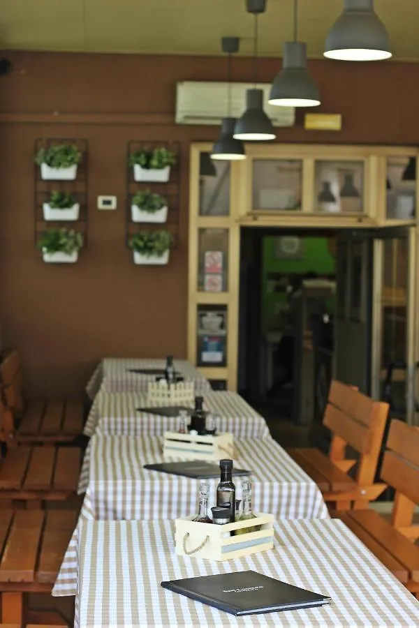 **** Guest house Room And Apartment Doris Lovrecica  Croatia