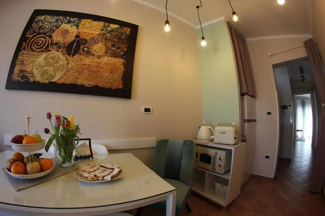Guest house Room And Apartment Doris Lovrecica