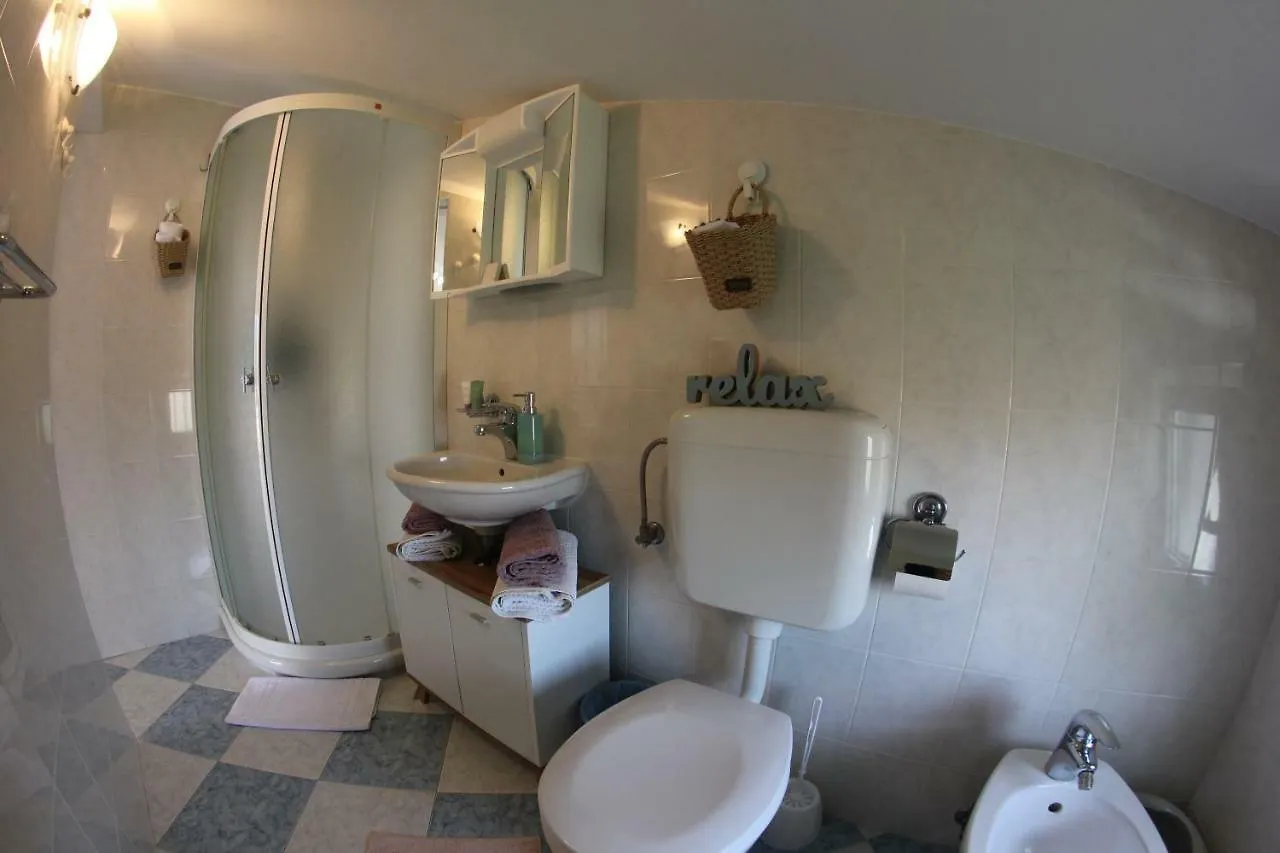 Pensionat Room And Apartment Doris Lovrečica